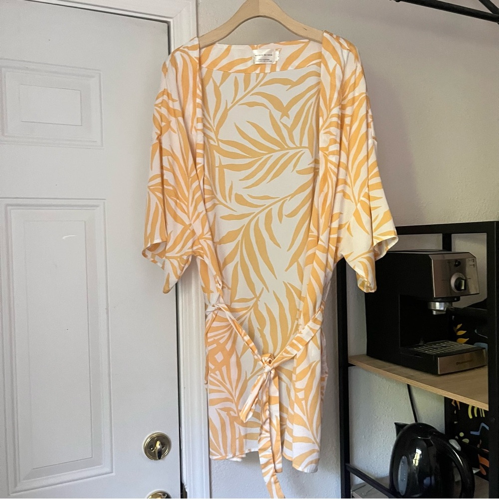MAISON‎ DU SOIR White yellow tropical leaf printed kimono sleeve belted cover up